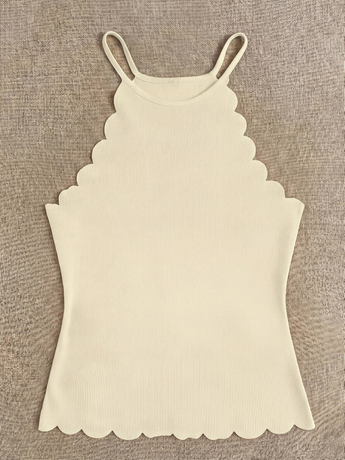 Solid Color Off-The-Shoulder Petal Trim Sleeveless Top, Western Style Women'S Easy Spicy Outfit, Spring Summer Niche Cool Outer Layer Base Layer Off-Shoulder Vest - Apricot
