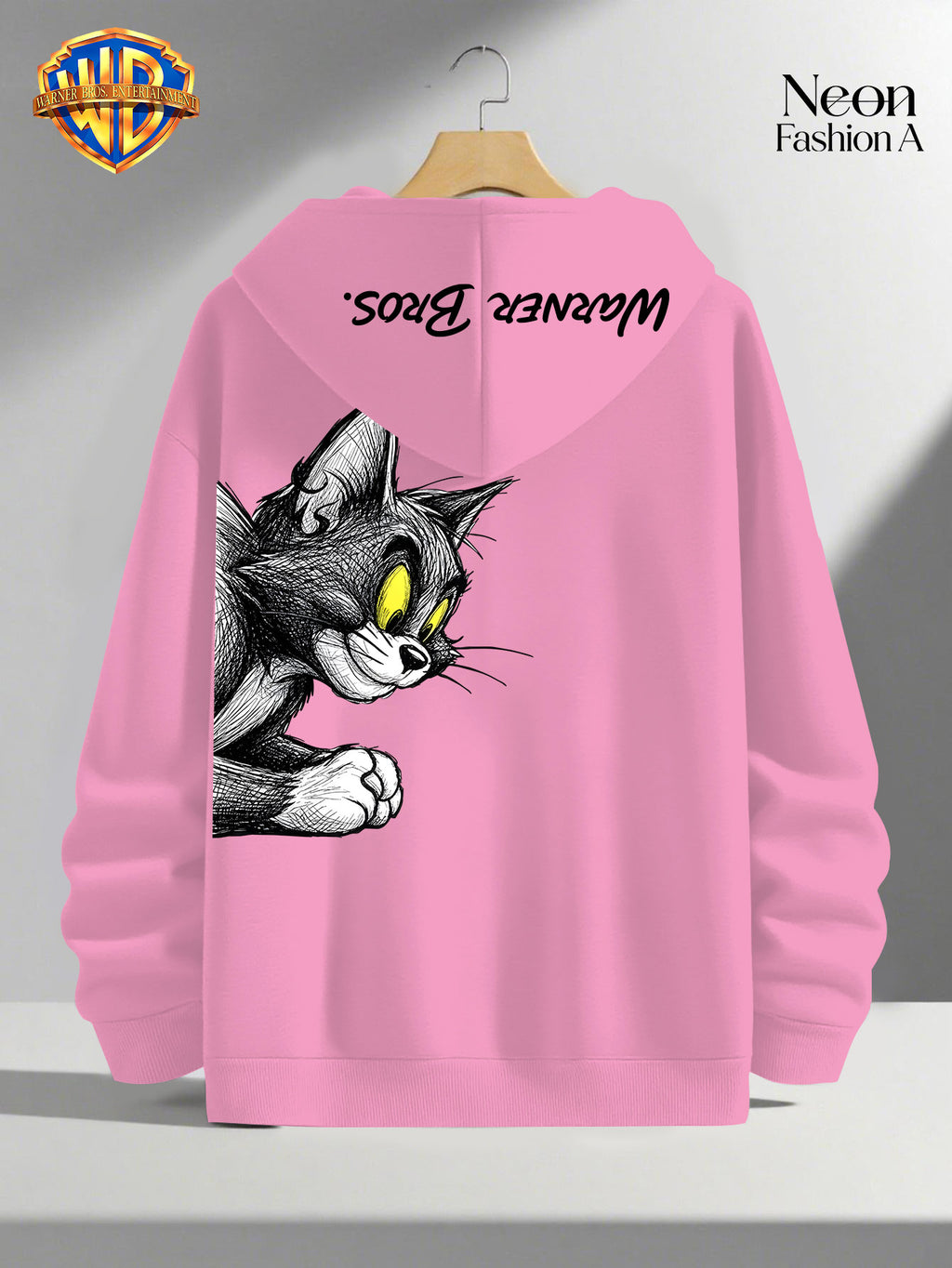 1pc Warner Bros. Cartoon Classic Couple's Sweatshirt, Unisex Long-Sleeve Top with Playful WB Anime Character Action Print on the Back, Trendy, Fashionable, Versatile, Streetwear, Comfortable, and Casual Outerwear, Chinese National Trend - Men's-Pink