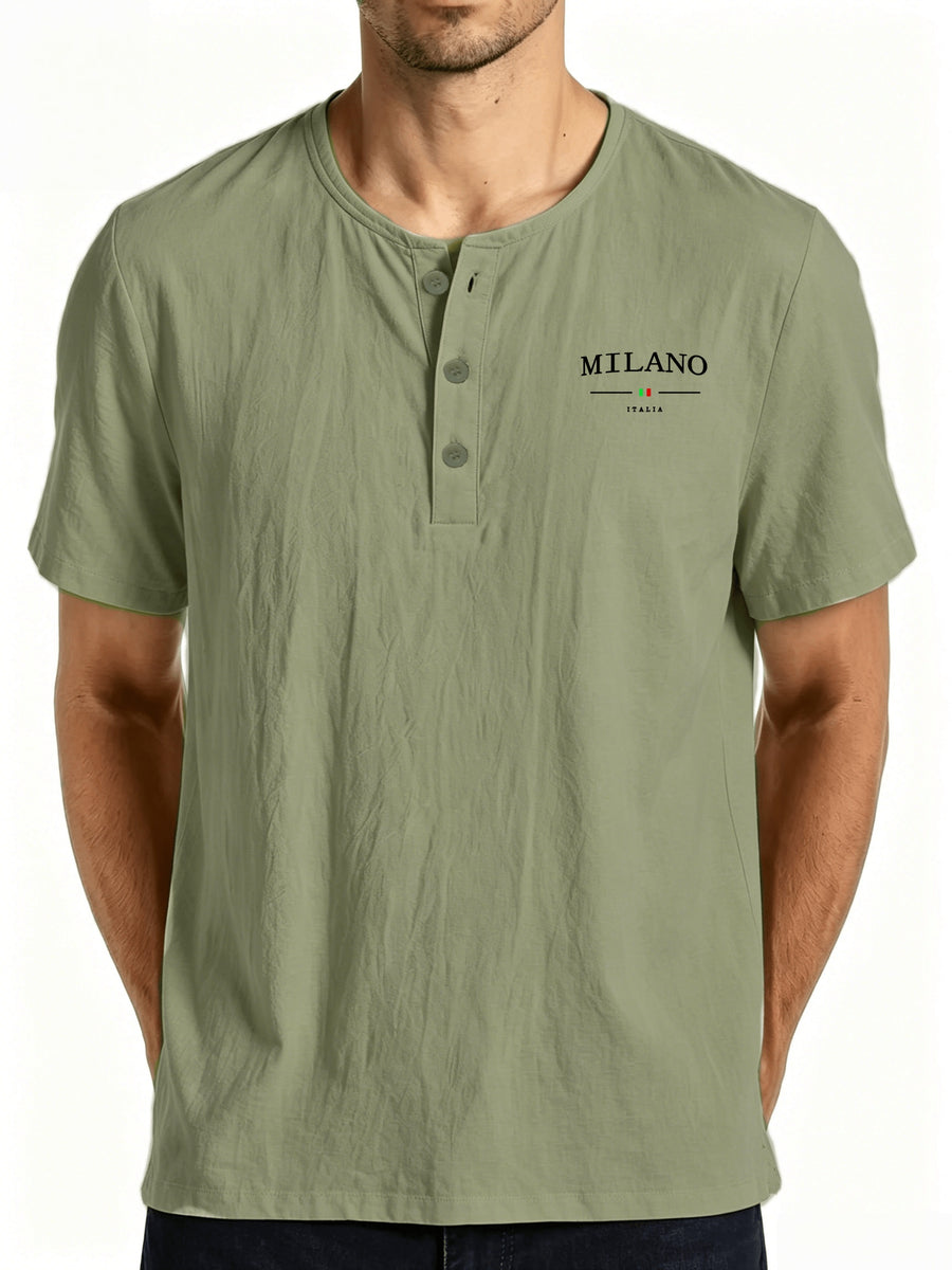 European-style Minimalist Printed Henley Collar Short-Sleeve Men's T-Shirt, Lightweight with Pleated Texture, Loose Fit for Beach Vacation Casual Wear - Military green