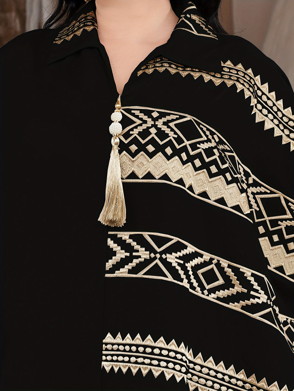 Targeted Heavy Industry Golden Silvery Embroidered Arabic Women'S Dress, 2026 Summer Autumn Style Women'S Holiday Party Attire, Jalabiya Ruffled Lapel Batwing Sleeve Hem Slit Square Asymmetrical Geometric Atmospheric Black Robe - Black