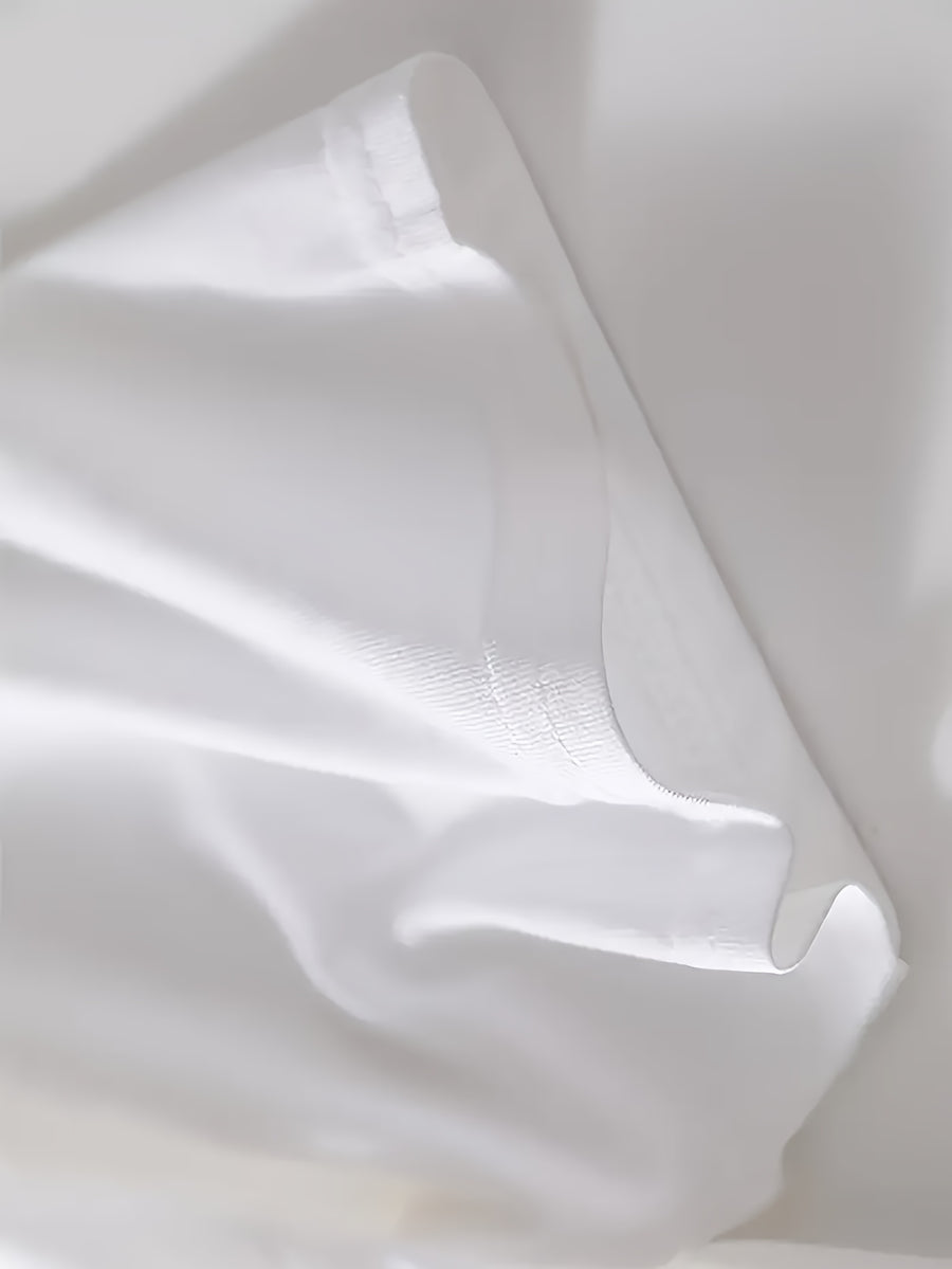 Newly Revised Women's Top with a High-waist Design That Cinches the Waist for a Slimmer Figure. It Is Elastic, Very Suitable for Casual Wear, and Features a Modern, Fashionable Style. A Comfortable Printed T-shirt - White