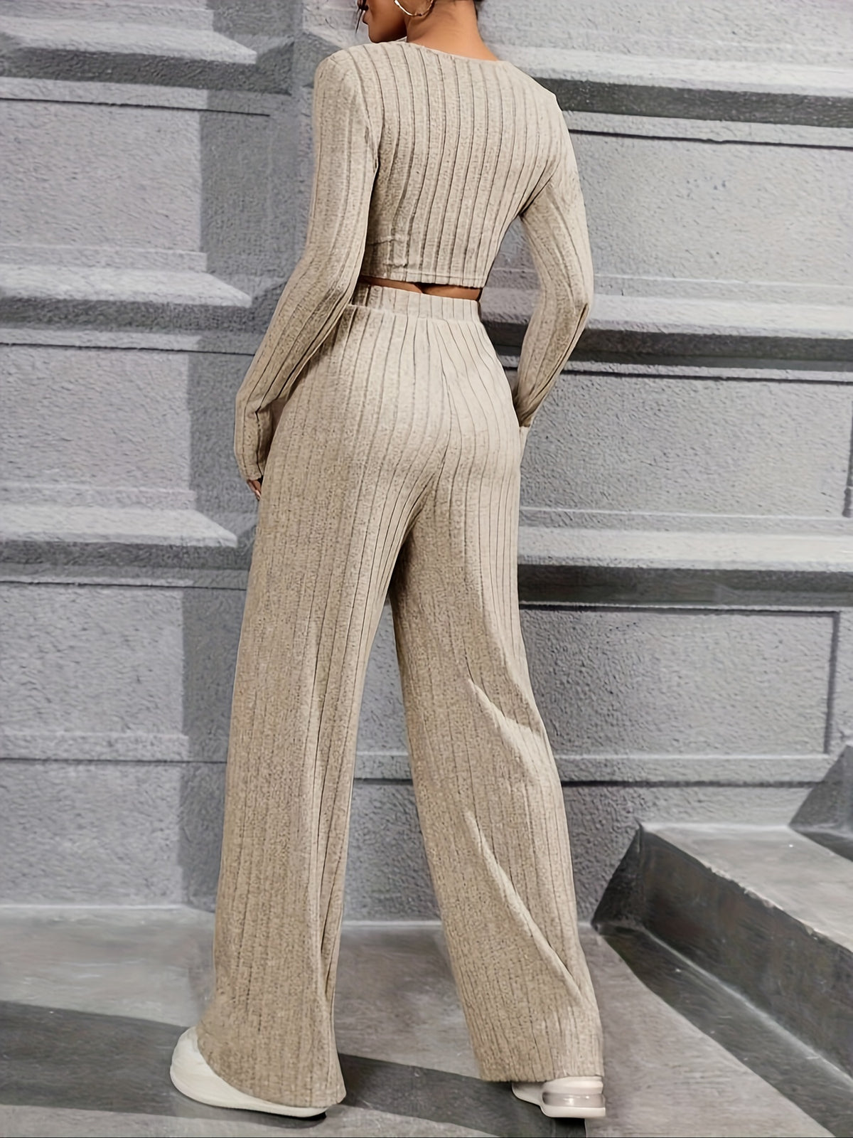 Elegant Directional Women'S Long-Sleeve T-Shirt And Casual Long Pants Set - Khaki
