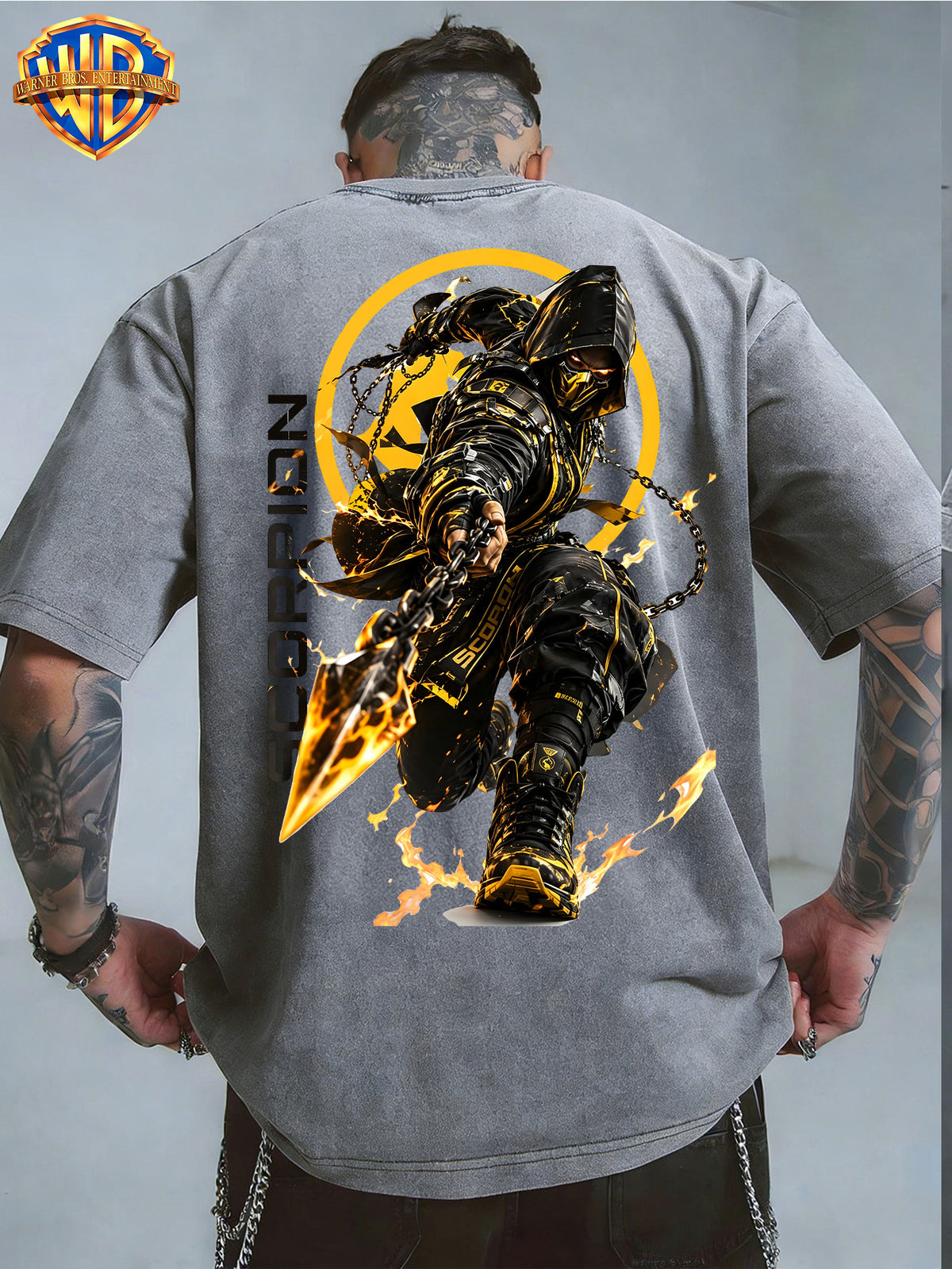 Warner Bros. Official - Mortal Kombat NetherRealm Empire Yellow and Black Ninja Scorpion Print, American Vintage Washed Distressed T-Shirt, Suitable for Daily Commuting and Outdoor Wear, Machine Washable, Unisex - Grey