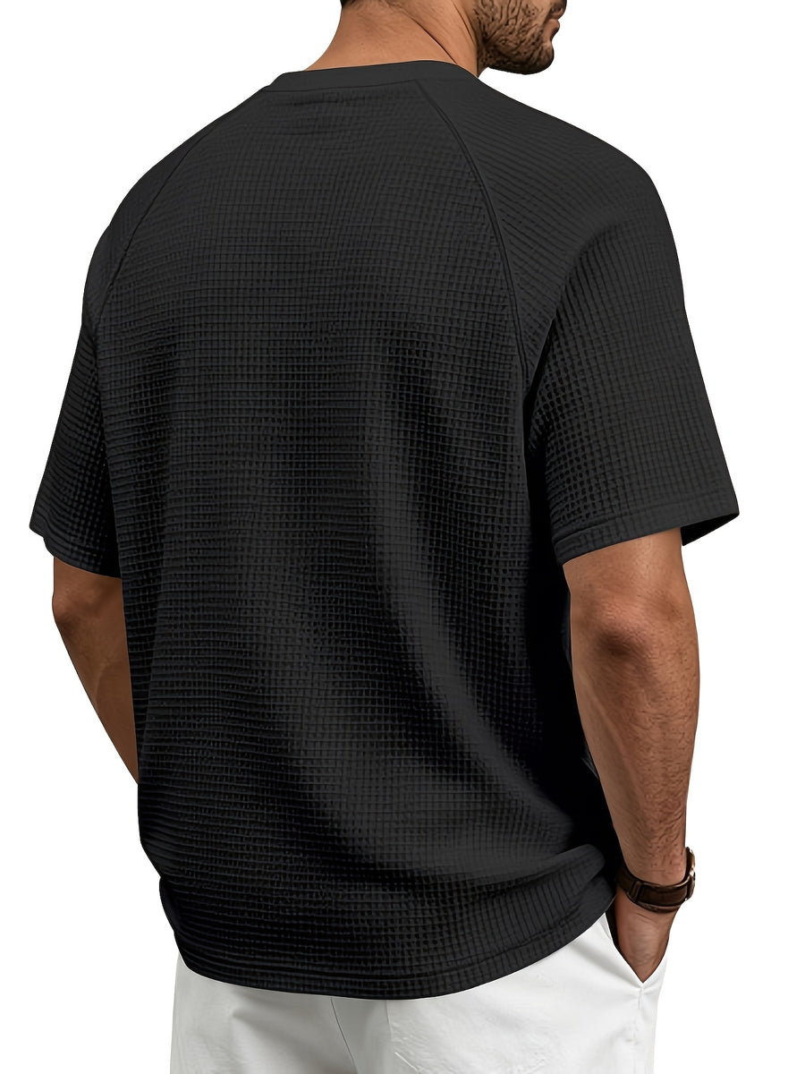 Men's Fashion Waffle Knit Raglan Sleeve V-Neck Short Sleeve Shirt, Men's V-Neck Short Sleeve T-Shirt, Chest Badge with Contrast Color Label, Stylish and Aesthetic - Black