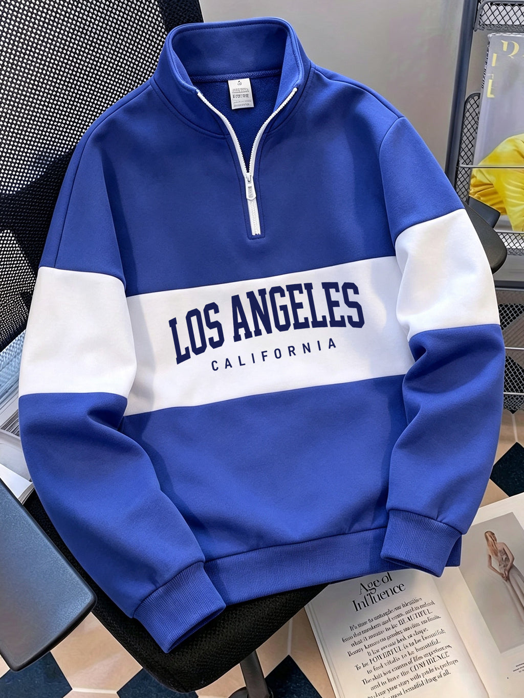 Retro American Stand-Collar Zipper Men'S Sweatshirt, Color-Block Letter Print, Thick Knit Fleece Fabric Soft And Skin-Friendly, Suitable for Daily Outings, Campus Wear, All-Season Wear, Casual Long-Sleeve Sweatshirt - Blue And White