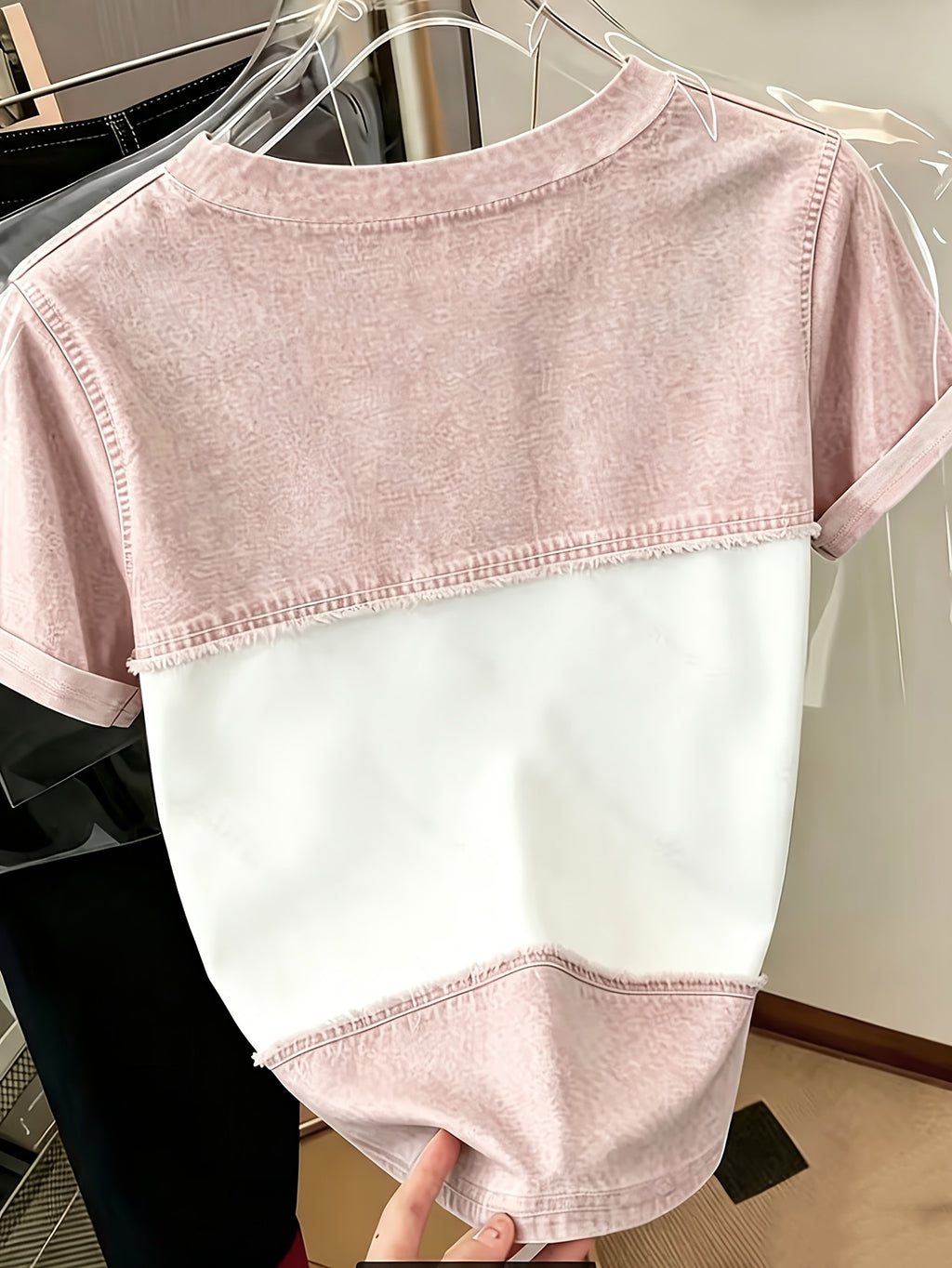 [Printed Pants - Not Denim Fabric] Women's All-Over Imitation Denim Print T-Shirt - Short Sleeve Round Neck -Compatible Top | Full-Body Denim Patchwork Design | Machine Washable Casual Summer Style Suitable for Spring/Summer Casual Attire & Layering - Pale Pinkish Gray