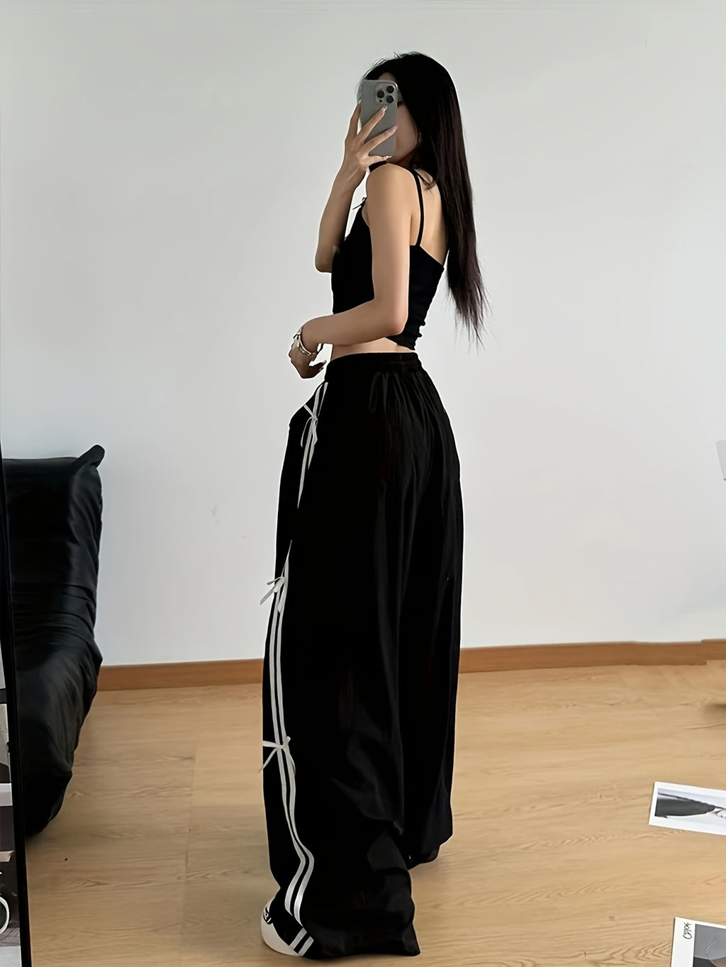 American-Style Women'S Pants with Two Side Stripes, Bow Tie Drawstring, Large Pockets, And Loose Fit for Casual Wear - Made of Black - Black
