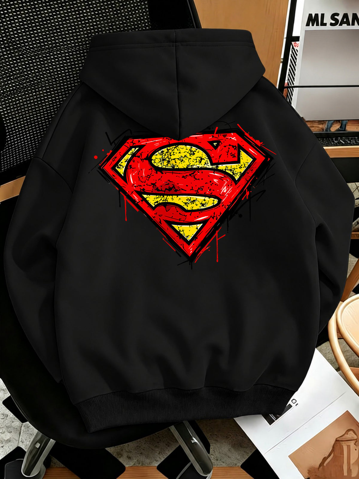 Men'S Fashion Sweatshirt, Retro Distressed Cracked Graffiti Superman Logo Print Design, Men'S Trendy Hoodie Loose Fit, Adjustable Drawstring, Fleece-Lined Sweatshirt Comfortable Fall Winter Wear, Outdoor Sports Casual Trendy Clothing - Black