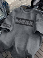 Men'S Striped, Perforated Letter Print T-Shirt, Washed And Distressed High-Street Style Short-Sleeve Top, Suitable for Everyday Casual Wear, Perfect for Holidays, Machine Washable - Light Grey