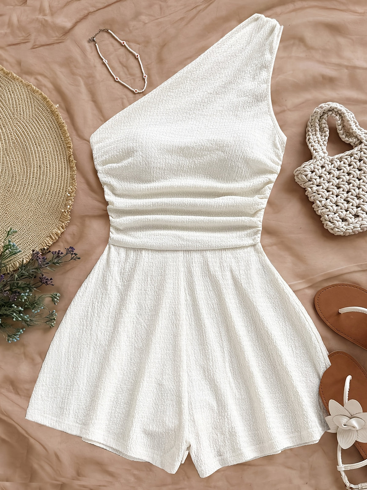 New Korean-Style Niche Jumpsuit for Women, Pure Alluring Vibe Strapless Fashionable A-Line Spicy Short Jumpsuit for Vacation Trips - Off-white