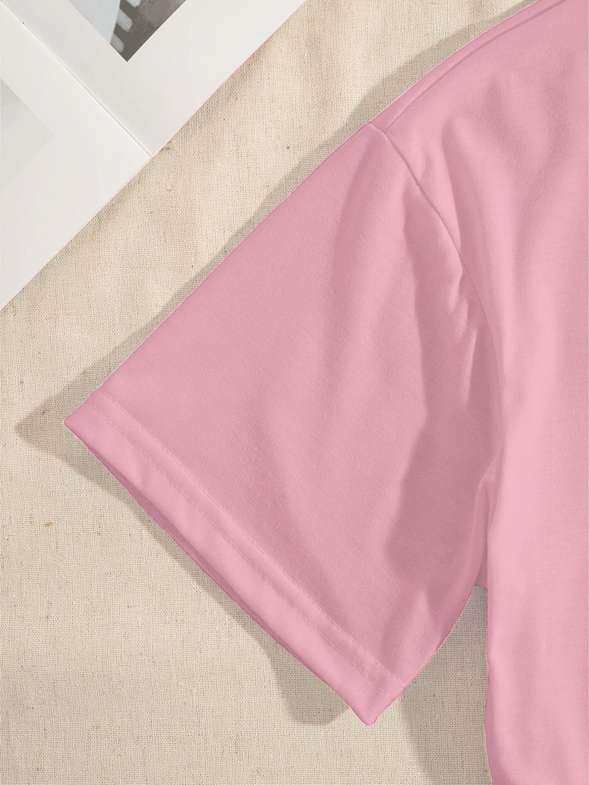 Short-Sleeved Round-Neck T-Shirt with a Vibrant Floral Print - Pink