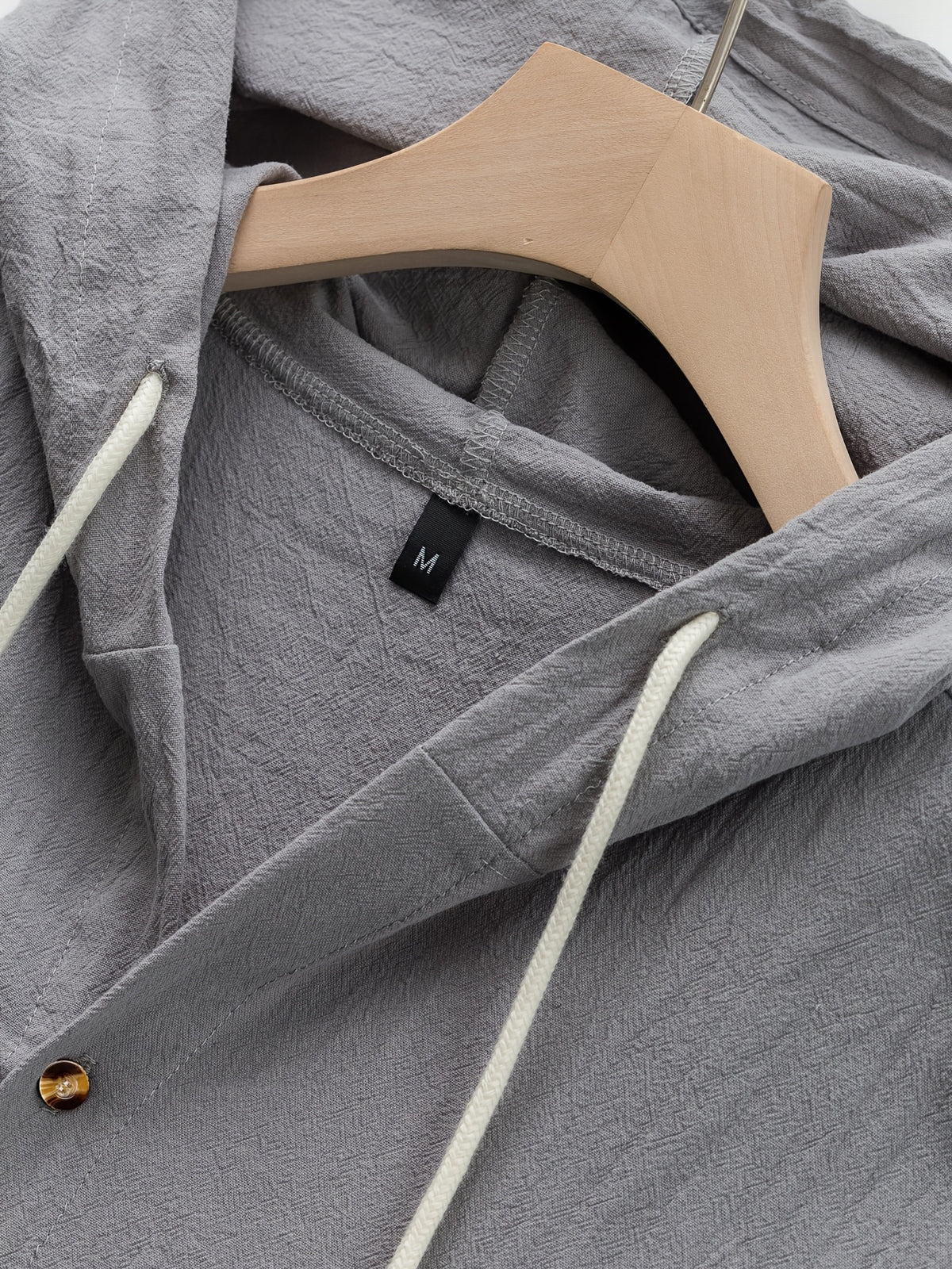 Pearson OBM Summer Men's Hooded Sleeveless T-Shirt, Linen-Textured Henley Neck Vest with Letter Print, Casual Sportswear Top, Versatile Top for Commuting, Dating, and Outings - Grey