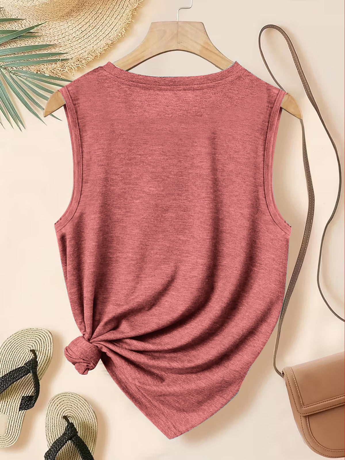 Women's Elegant Tank Top with Superman Vintage Logo Print, Soft Stretchy Round Neck Casual Vintage Style Top, Warner Bros., Suitable for Daily and Vacation Wear in Spring, Summer, and Autumn, Sizes S-XXL, Fashionable and Breathable Design - Brick Red