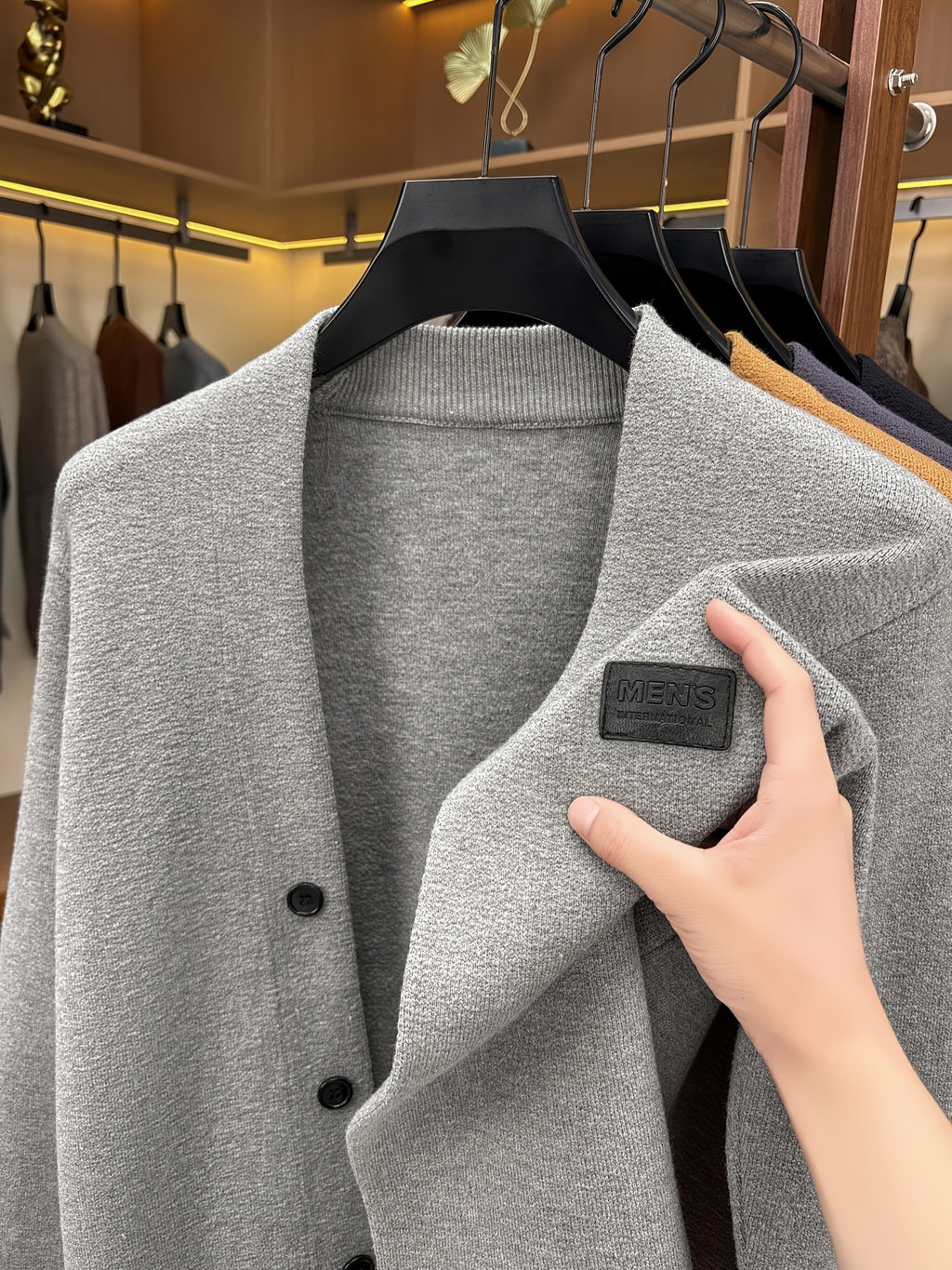Men's Minimalist Commuter-Style Knit Cardigan, Crafted from Fine, Soft, and Supple Knitted Fabric That Is Skin-friendly, Breathable, Wrinkle-resistant, and Pilling-resistant. The V-neck and Relaxed Fit Are Flattering on All Body Types - Light Grey