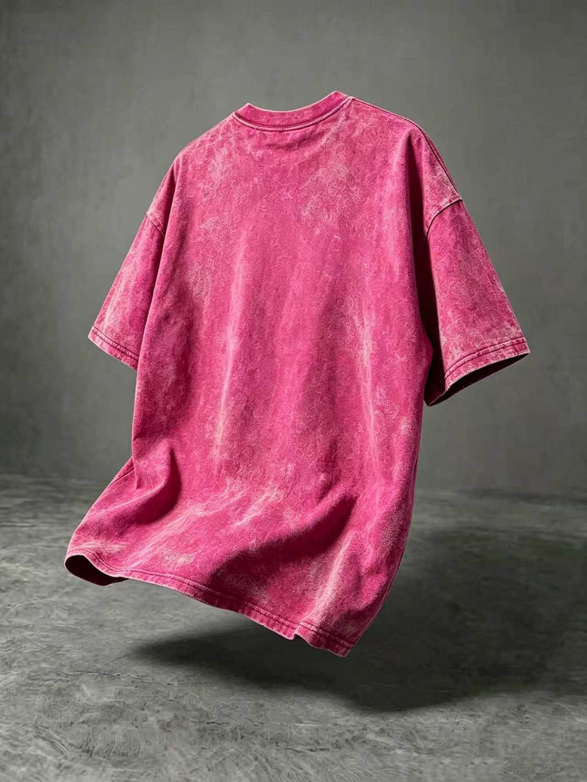 'Superman' Logo Pattern T-shirt, Cracked S Shield Print, Vintage Washed Short-sleeved Round-neck Shirt, Retro Casual Street Style, Suitable for Summer, Daily Wear, Movies and Fan Events - Rose Red
