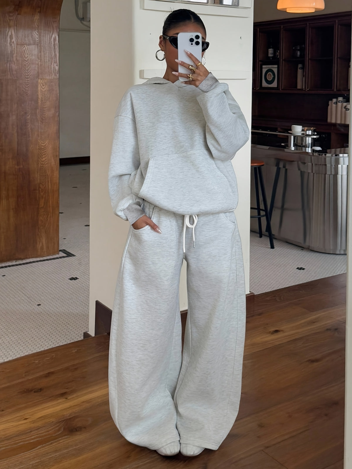 Plus Size - Autumn Winter New Size Large Solid Color Hooded Fleece Sweatshirt Set with Kangaroo Pouch And Drawstring Wide-Leg Sweatpants, Casual Lazy Style Two-Piece Set, Non-Restrictive Fit Suitable for Home, Daily Outings, And Outdoor - Light Grey