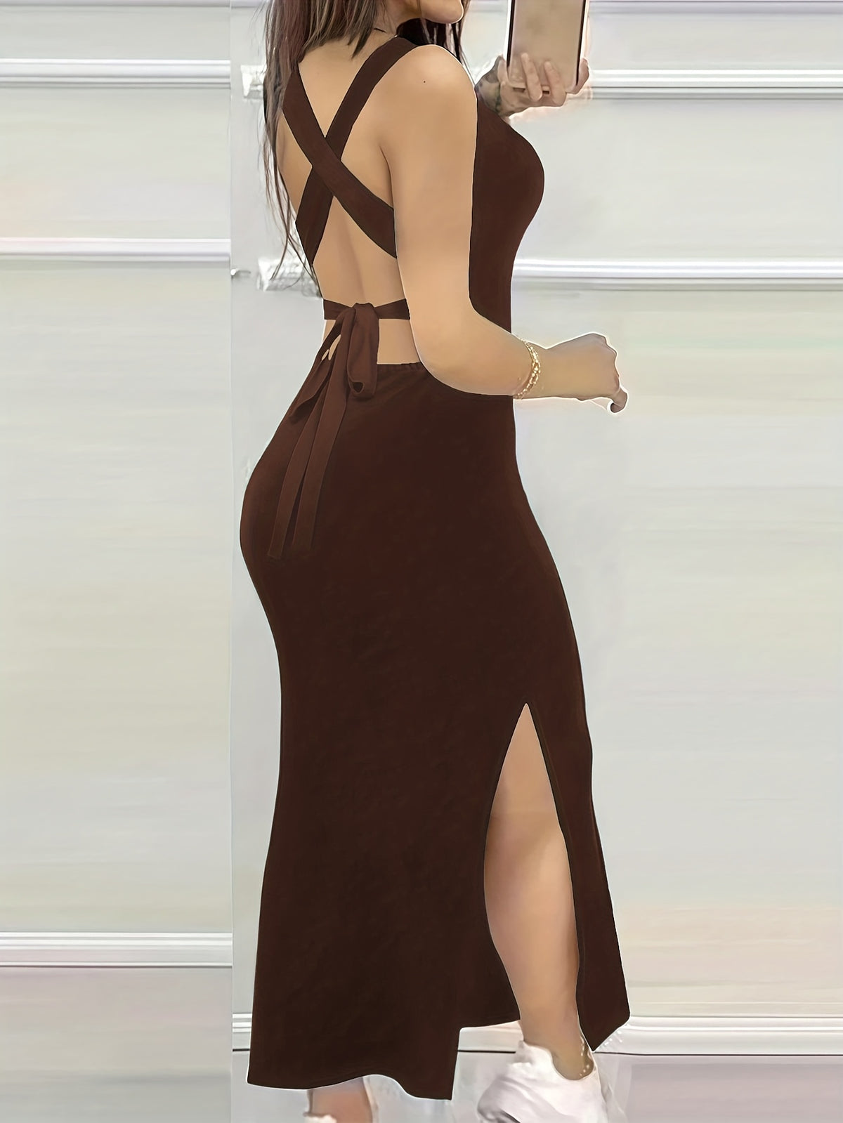 A New Summer Solid Color Sexy Dress for Women, Featuring a Deep V-Neck And a Crisscross Back Tie Design, Tailored to Be Slim-Fitting And Create a Stunning Backless Look - Coffee Brown