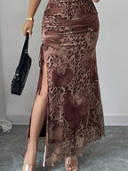 Elegant and Fashionable Women's Hip-Hugging Skirt - The color of rouge