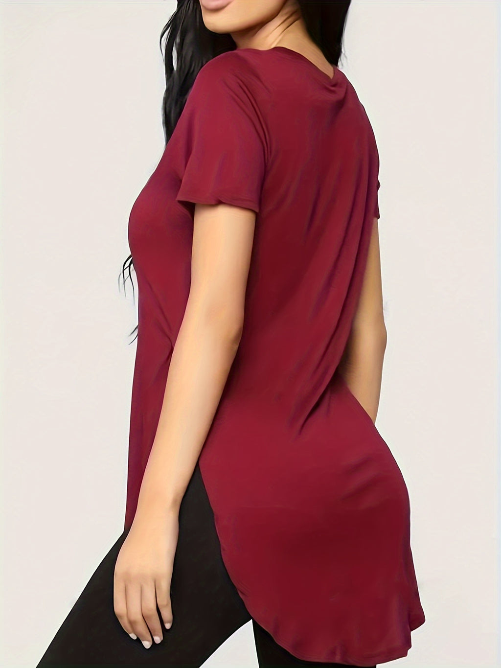 Women'S Elegant Black T-Shirt - Short Sleeve, Crew Neck, Solid Color, Casual Summer Top with "Mama Needs Coffee" Graphic Print, Slim Fit for Casual Attire - Burgundy