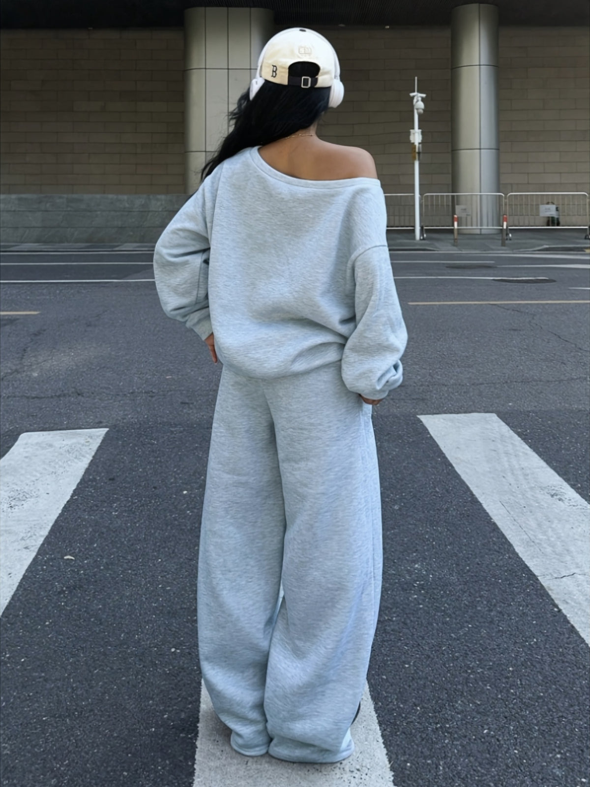 Autumn Winter Fleece Sweatshirt Set, Off-Shoulder Letter Print Top And Letter Print Long Pants (2pcs Set) - Light Grey