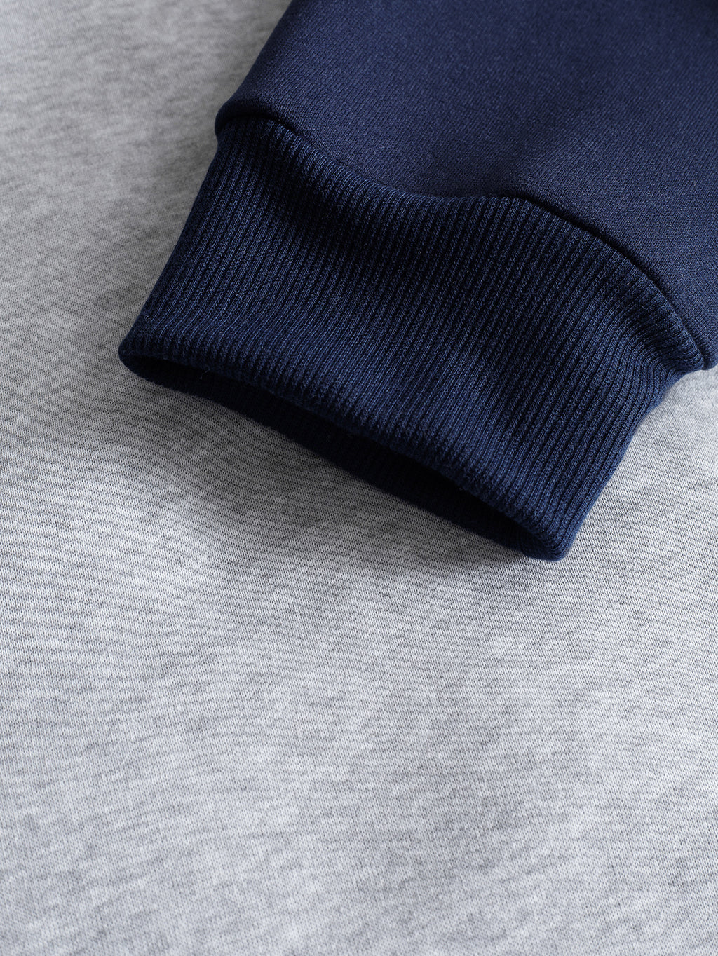 [WB Warner Official] Autumn/Winter Men's Raglan Sleeve Colorblock Hooded Zip-Up Sweatshirt, Superman Vintage Cracked Shield Logo Print, Loose Fit Contrast Stripe Sport Hoodie, Trendy Brand Fashion Casual Versatile Sporty Zip Pocket Hooded Men's - Navy Blue And Grey