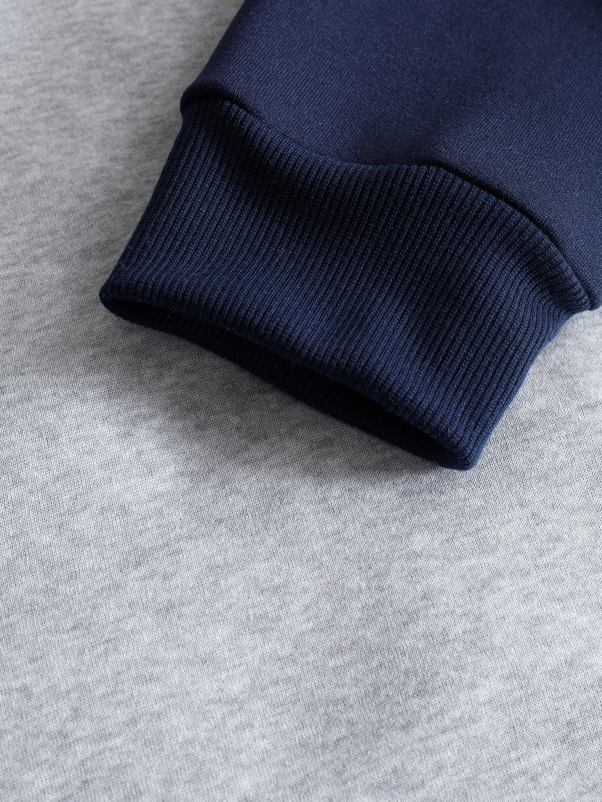 [WB Warner Official] Autumn/Winter Men's Raglan Sleeve Colorblock Hooded Zip-Up Sweatshirt, Superman Vintage Cracked Shield Logo Print, Loose Fit Contrast Stripe Sport Hoodie, Trendy Brand Fashion Casual Versatile Sporty Zip Pocket Hooded Men's - Navy Blue And Grey