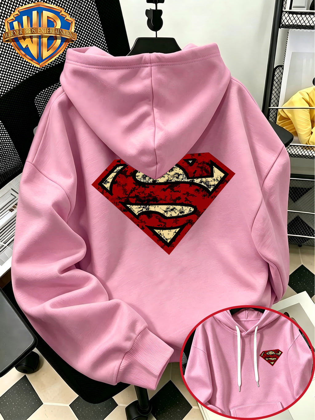 [Warner Bros. Official] Autumn/Winter Streetwear Fashion Men's Drawstring Pocket Hooded Sweatshirt, Vintage Distressed Superman "S" Logo Worn Badge Print Design, Sporty Style Loose Fit Hoodie, for Daily Casual Wear, Men's Trendy Fashion - Pink Color