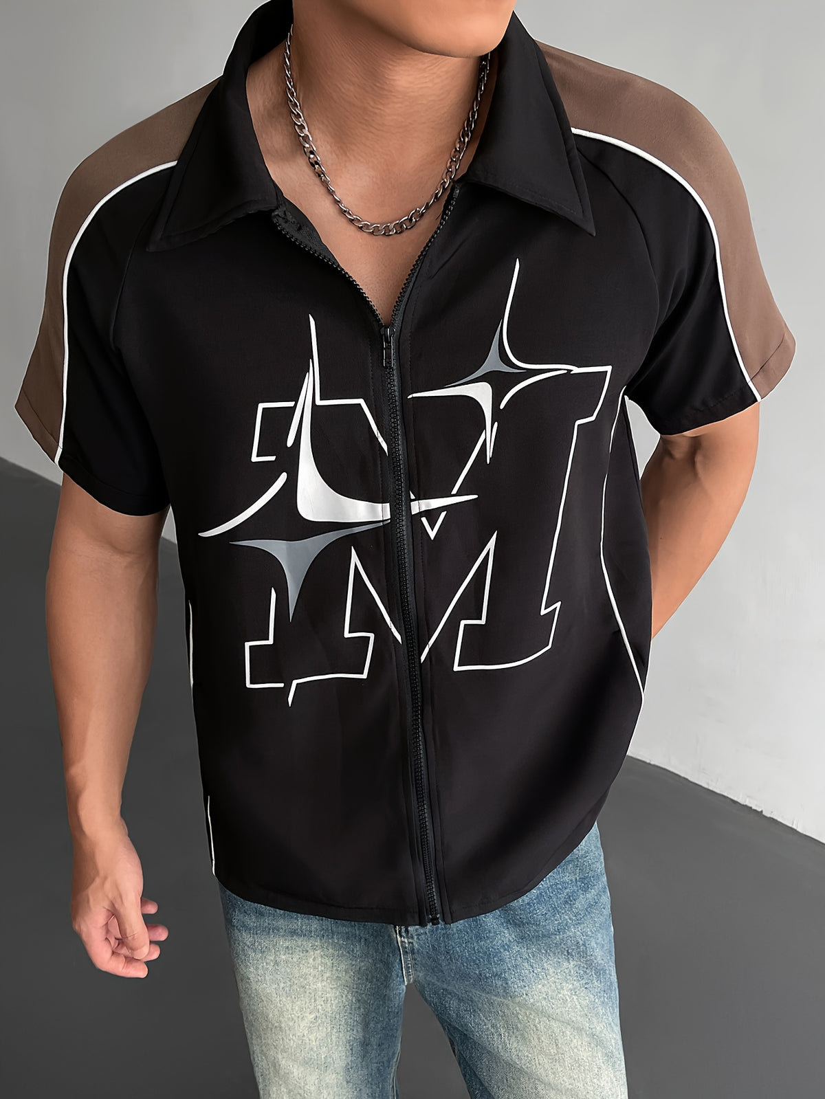 Fashionable Men'S Short-Sleeve Zip-Up Shirt with a Letter Print Pattern in a Collegiate Style, Comfortable for Commuting with Color-Blocking Design, Featuring Side Pockets - Black