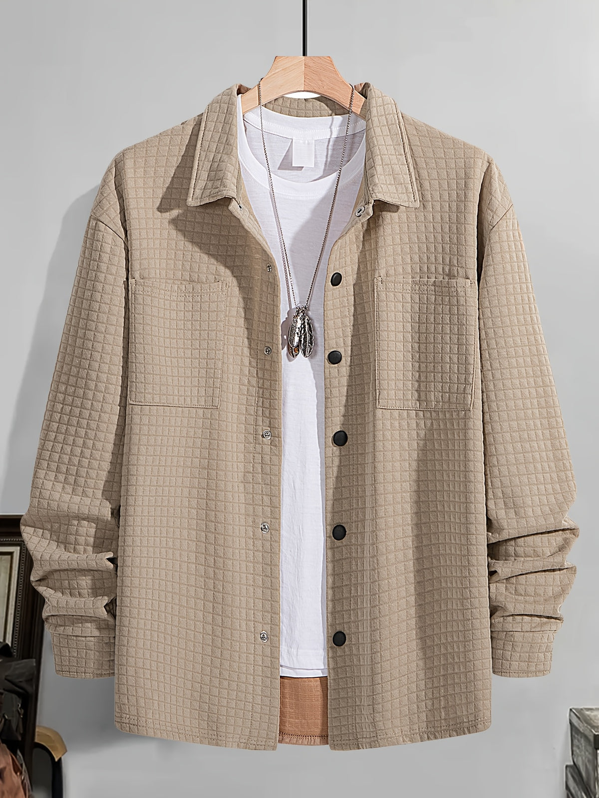 Men's Casual Solid-color Long-sleeve Shirt, Made of Comfortable Waffle-knit Fabric, Featuring a Double Chest Pocket Design, Front Button Placket, and a Loose-fit Lapel Open-front Cardigan Top, Suitable for Daily Wear and Commuting in Spring - Khaki
