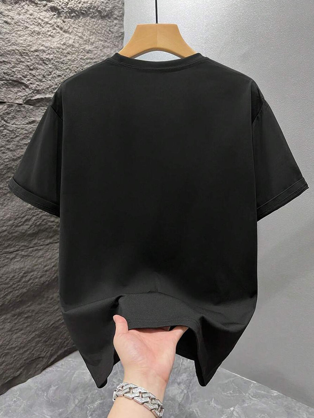 This Unisex 5pcs Set Features a Slim-Fit, Basic Short-Sleeved Business Casual Style. Made from Thick, Finely Combed Fabric, It Is Breathable And Skin-Friendly. The Standard Round Neck T-Shirt Is Suitable for Office Wear - White + navy + gray