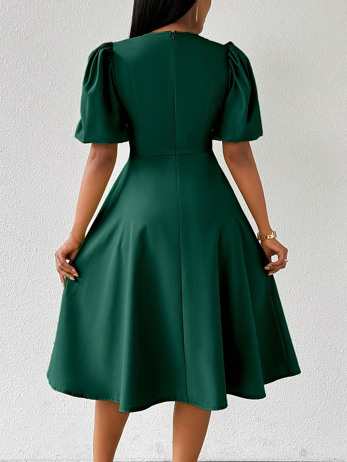 Solid Color Princess Sleeve Dress with Round Neck, Short Sleeves, and Waist Cinching, Suitable for Vacations, Ceremonies, Garden Parties, Graduation Season, Concerts, Weddings, and as a Bridesmaid Dress for Women - Dark Green