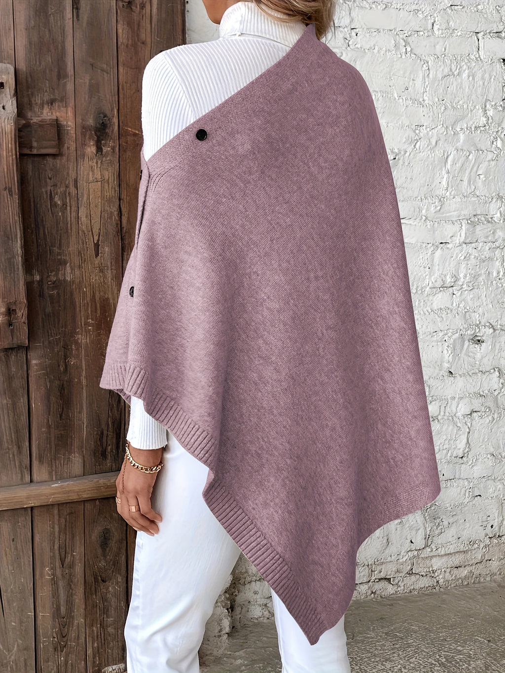 A Versatile Cape That Can Be Styled in Various Ways Throughout The Year, Featuring an Elegant Design, Solid Colors, Buttons, And Suitable for Air-Conditioned Environments - Lotus Root Purple