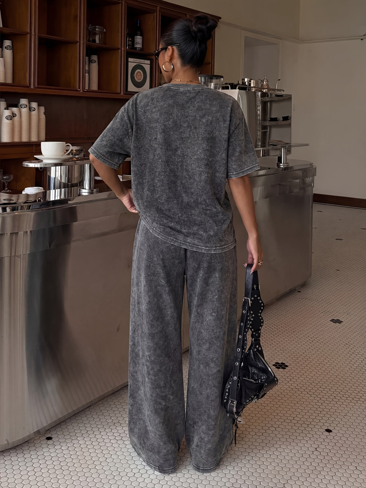 Women'S 2pcs Set, Washed Minimalist Mountain And Stripe Print Loose Short Sleeve T-Shirt And High-Waist Wide-Leg Athletic Pants, Retro Street Style Casual Home Wear Set, Daily Wear Loose Jogger Pants Set - Black+black