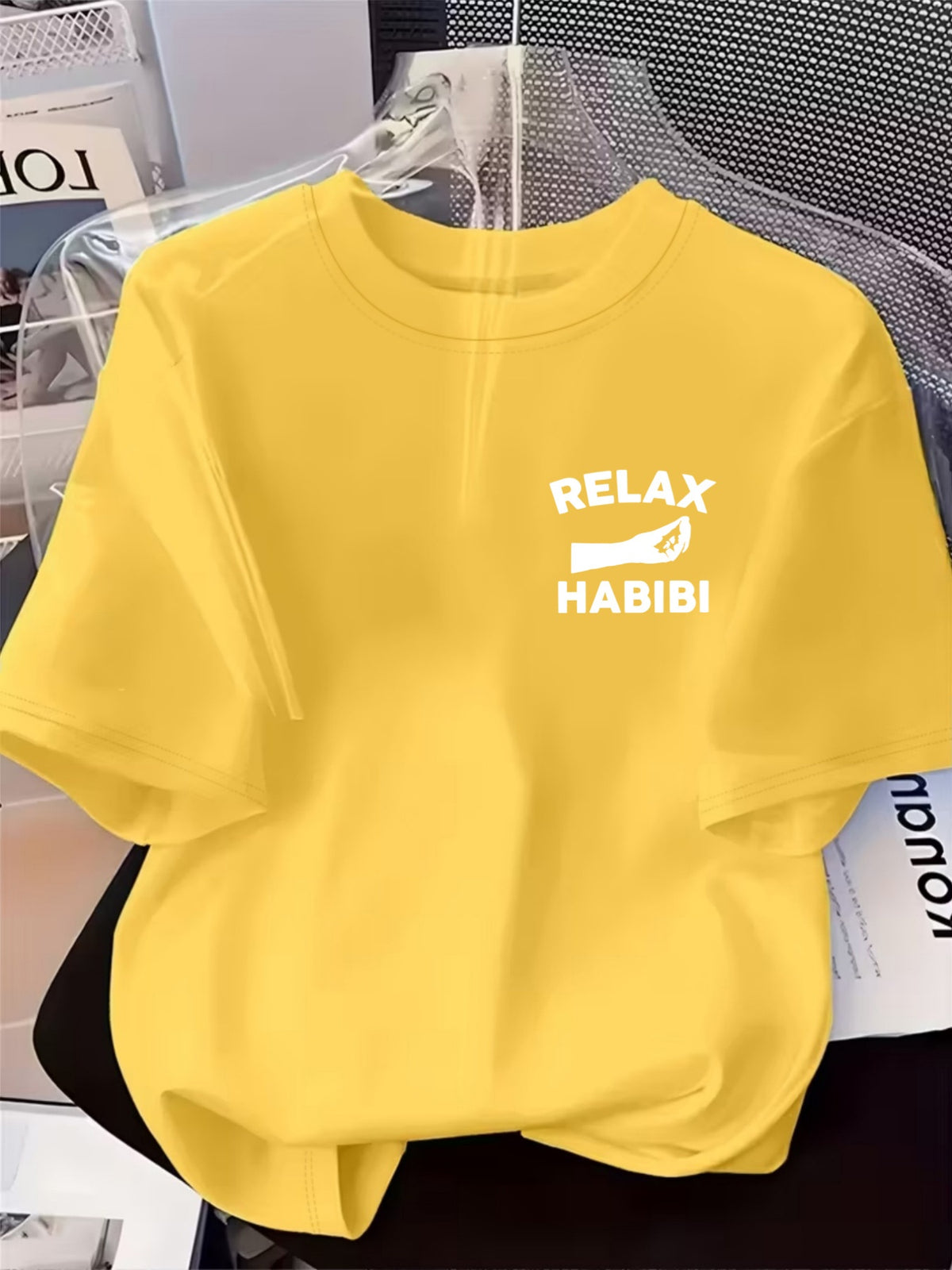Front And Back Printed Women'S Fashion Base Print T-Shirt, Soft And Versatile, Casual Style Printed Pattern with RELAX HABIBI Lettering And Hand Gesture Design Printed Short Sleeve T-Shirt, Suitable for Casual Wear, Fashion All-Season Top - Bright Yellow