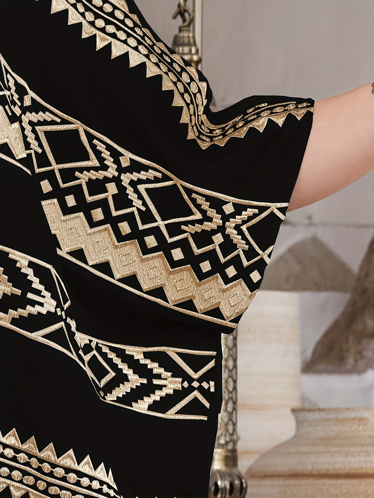 Targeted Heavy Industry Golden Silvery Embroidered Arabic Women'S Dress, 2026 Summer Autumn Style Women'S Holiday Party Attire, Jalabiya Ruffled Lapel Batwing Sleeve Hem Slit Square Asymmetrical Geometric Atmospheric Black Robe - Black