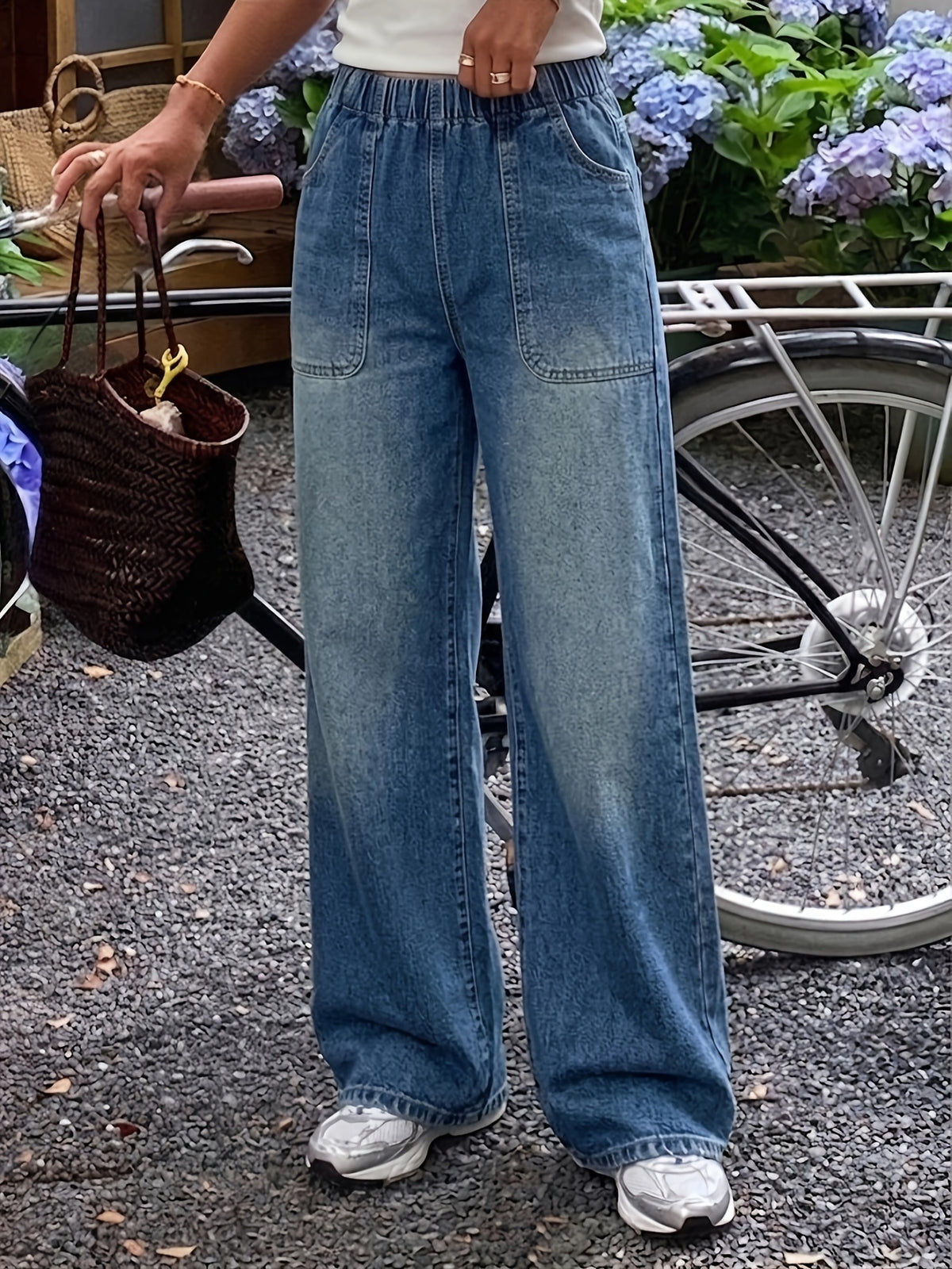 2026 New Women's Loose-Leg Wide-Leg Jeans, Blue Wide-Leg Denim Pants, Specially Designed for Women. These Jeans Feature a Wide-leg Design with Pockets, Offering a Casual Style. Comfortable to Wear, They Are Perfect for Travel, Work, and Office - Medium Blue