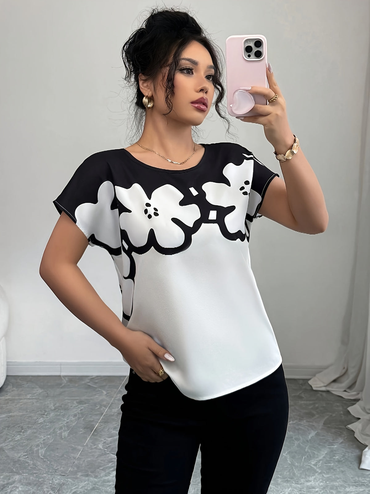 Style + Women's Elegant Commuter Floral Top YY0328720 - White