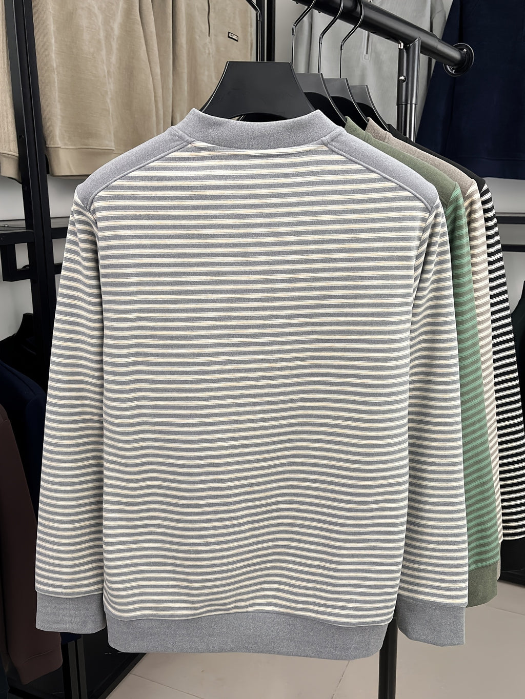 New Spring, Autumn, and Winter V-Neck Men's Long-Sleeve T-Shirt, Fashionable Casual Thin Striped Top, Stylish, Elegant, Youthful, and Versatile Men's Apparel, Soft, Skin-Friendly, Close-Fitting, Comfortable, and Warm Clothing HL2531 - Grey