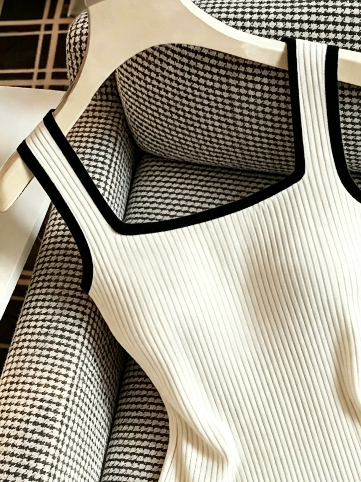 Women's New Summer European and American Style Contrast Trim Bodysuit Tank Top - Apricot