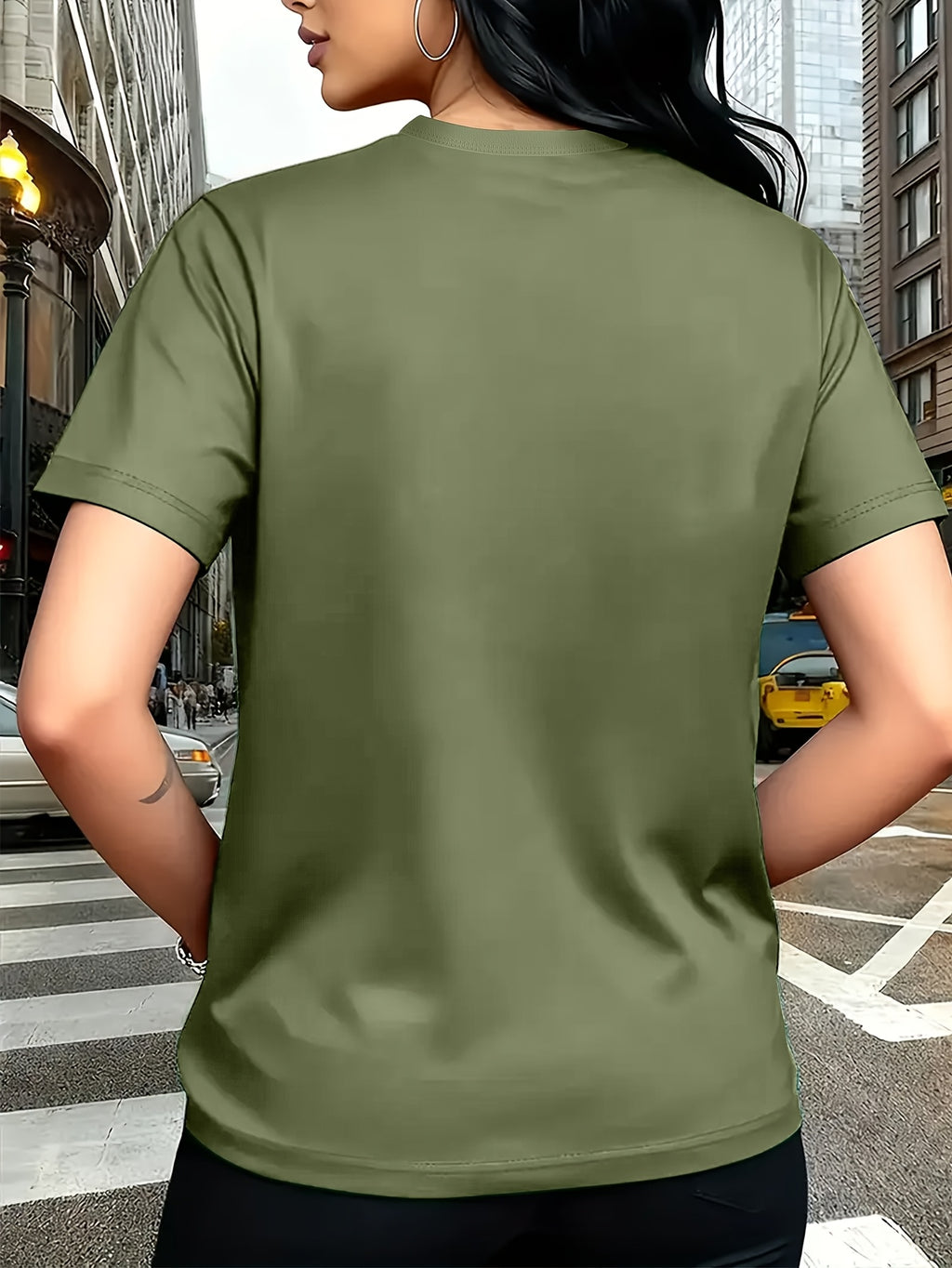 Color Series - Multicolor Light And Dark Gradient Easy Fresh Style Rose Pattern Printed T-Shirt, Casual Outing Wear, Single Wear Or Layered with Jacket, Multi-Layered, Suitable for Travel Vacation, Casual, Free And Unrestrained, Sister Outfit - Green