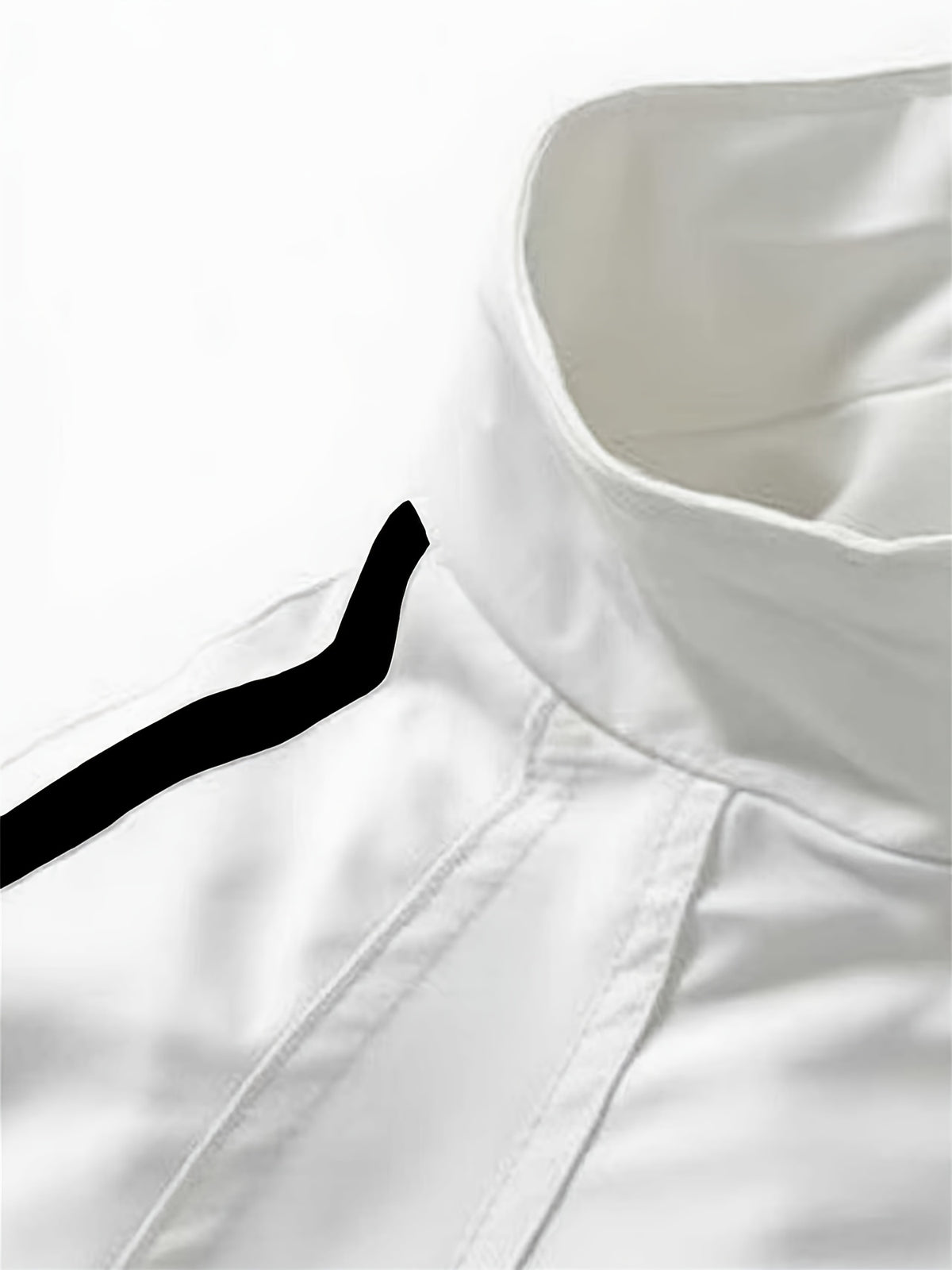 A Spring-Autumn Men'S Multi-Pocket Striped Sports Coat, a High-Quality School-Style Dress Shirt with a Campus Feel, a Comfortable Casual Windproof Jacket for Daily Use, a Stylish Bold Stripe Design for Street Fashion, And an Affordable Jacket - White