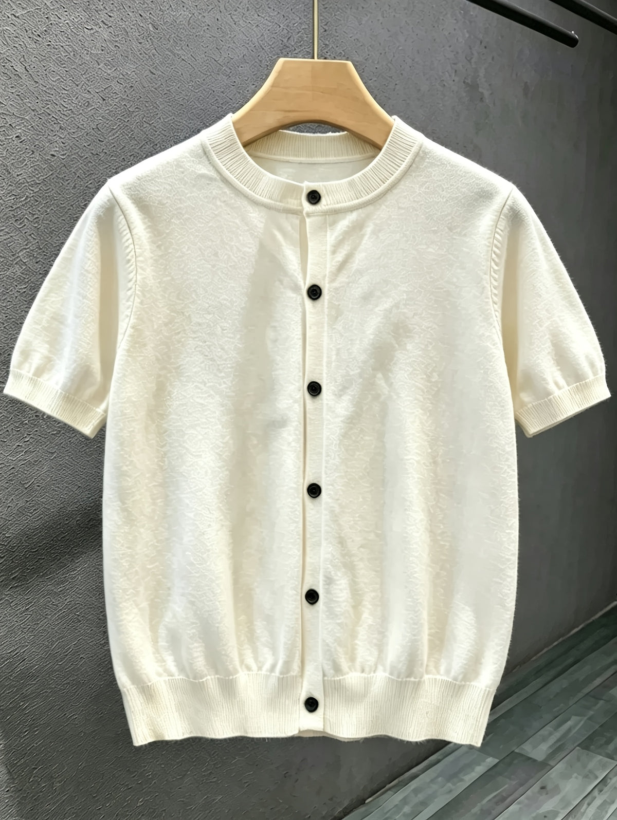 Men's Knitted Cardigan, In-Stock, High-End, Soft and Supple, Minimalist Round Neck Short Sleeve, Versatile for Summer Commuting and Casual Wear - Apricot