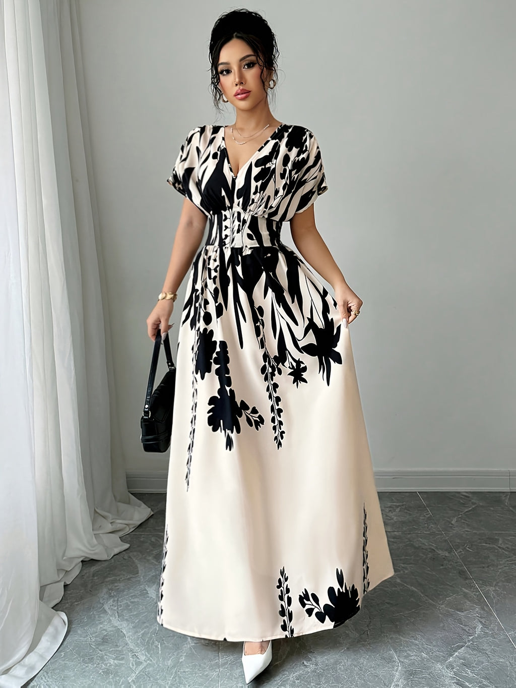 2026 New Summer Black And White Ink Print V-Neck Waist-Cinching Long Dress | Short-Sleeve Elegant Dress Suitable for Upscale Commuting And Dating Outfits - Khaki