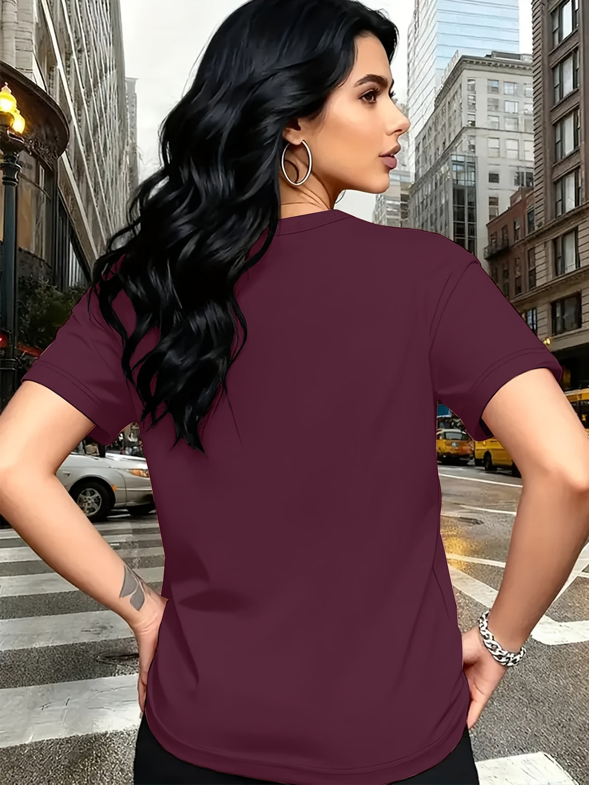 Color Series - Multicolor Light And Dark Gradient Easy Fresh Style Rose Pattern Printed T-Shirt, Casual Outing Wear, Single Wear Or Layered with Jacket, Multi-Layered, Suitable for Travel Vacation, Casual, Free And Unrestrained, Sister Outfit - Fuchsia