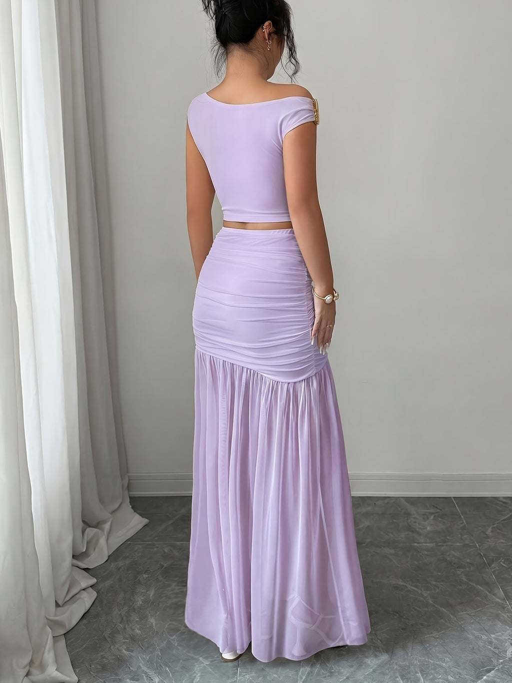 Elegant 2pcs Set for Women, Featuring a Strappy Crop Top and a Slit Maxi Skirt with Metallic Embellishments. The Slim-fit Design Is Perfect for High-end Occasions Such as Dates, Evening Parties, Gatherings, and Vacations - Lavender