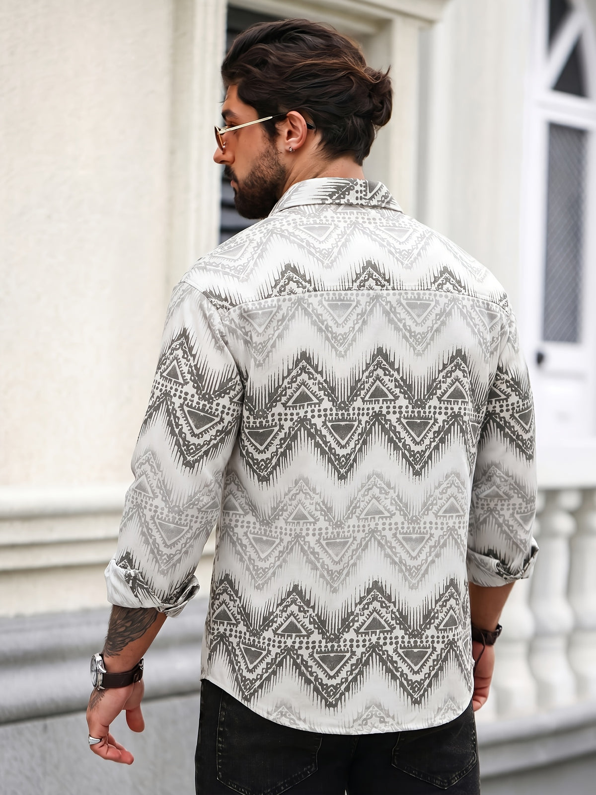 2026 Autumn New Men'S Retro Tribal Jacquard Print Long Sleeve Button-Up Shirt, Lightweight Loose Casual Top, Perfect for Halloween Parties, Thanksgiving Family Gatherings, Christmas Holiday Travel, And Casual Wear - Light Grey