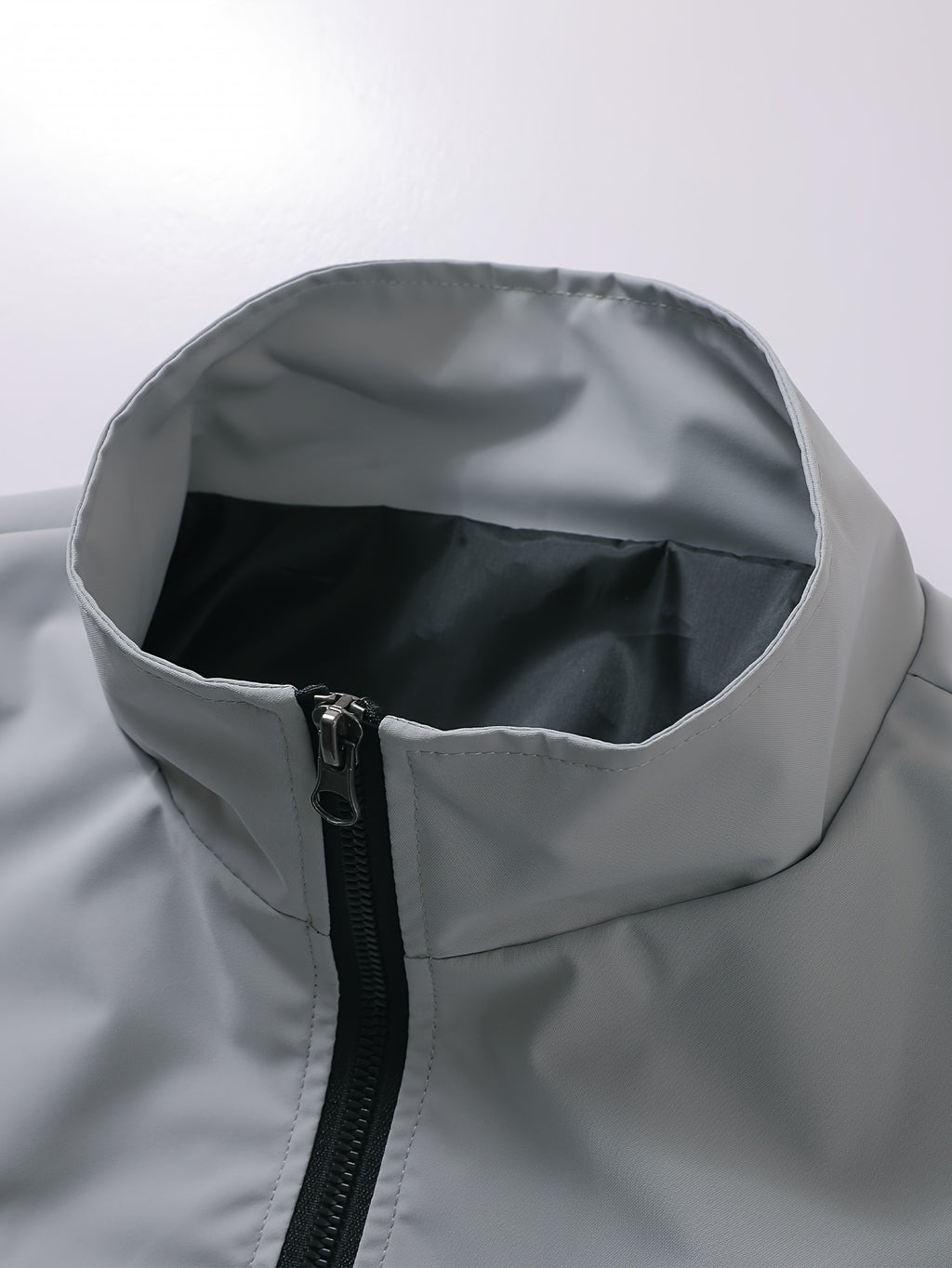 Men's Outdoor Performance Jacket, Lightweight, Quick-Drying, Color Block, Fashionable Contrast Color Design, Color-Block Soft Shell Jacket - Light Grey