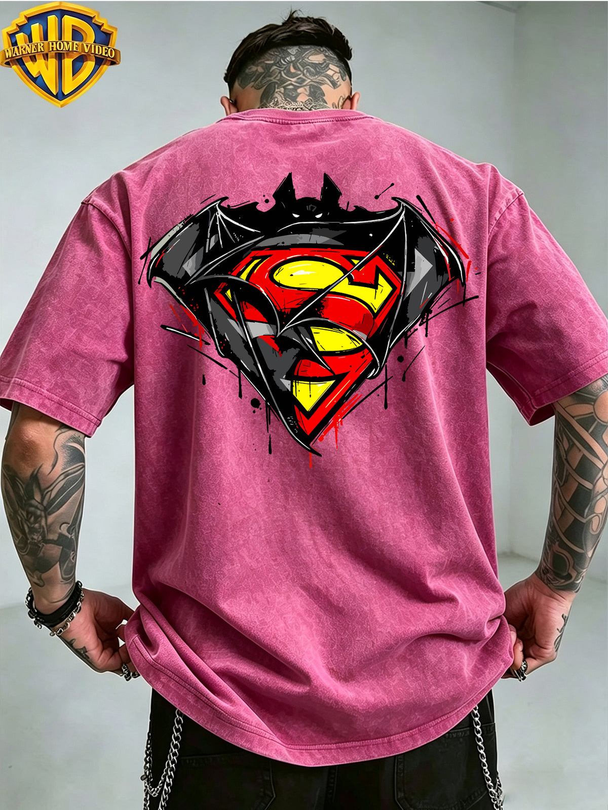 Warner Bros. Exclusive License, Hip-Hop Street DC Superman Batman Logo Print Design Men'S Summer Loose Round Neck Commuter Short Sleeve T-Shirt, Multi-Style, Loose Fit, Suitable for Summer Wear, Suitable for Outdoor Activities, Fitness, Parties - Rose Red Color
