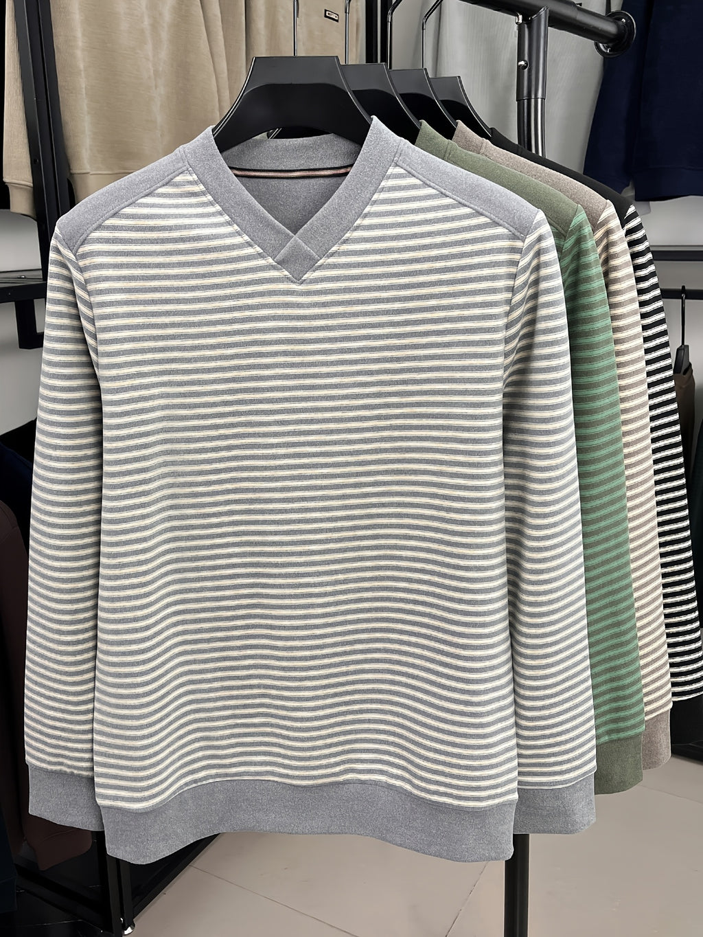 New Spring, Autumn, and Winter V-Neck Men's Long-Sleeve T-Shirt, Fashionable Casual Thin Striped Top, Stylish, Elegant, Youthful, and Versatile Men's Apparel, Soft, Skin-Friendly, Close-Fitting, Comfortable, and Warm Clothing HL2531 - Grey