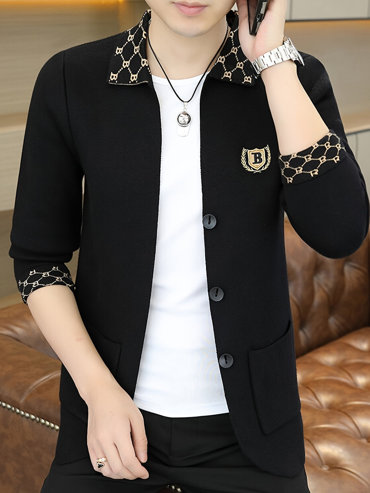 [Wading Whale OBM] Spring/Autumn New Men'S Knit Cardigan, Old Money Style Contrast Lapel Pocket Button-Front Cardigan Men'S Business Casual Fashion Button-Front Knit Top, Collar Design with Embroidered Logo Suitable for Spring, Autumn - Black